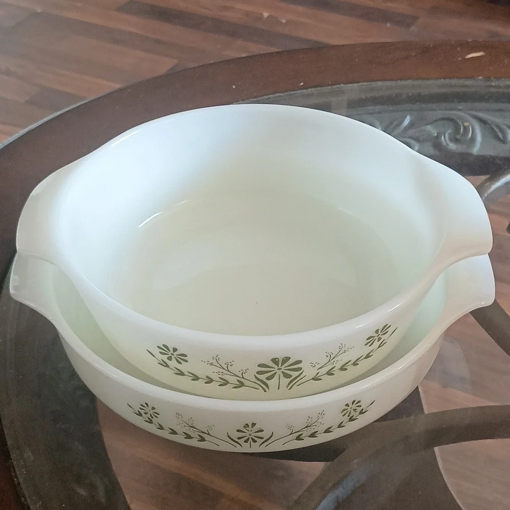 McKee Primrose Dream Set Of 2. Very Nice Milkglass Style. Collectable.